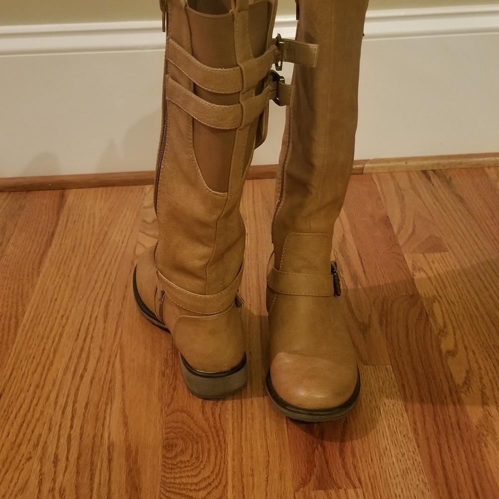 Boots - Picture 3 of 5